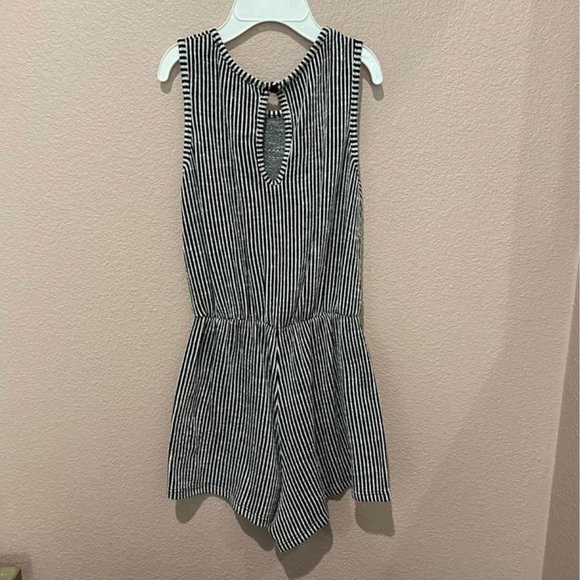 Caution to the Wind Girl’s Black/White Striped Romper - 6/7 - Picture 6 of 8